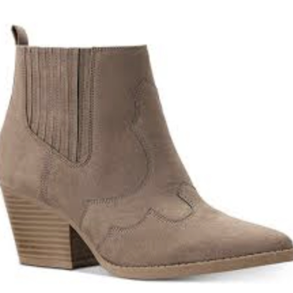 American Rag Tan Kayyla Booties Pointed Toe Faux Suede Inside Zip Size 6.5